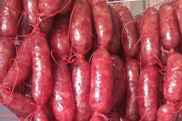 Thoát nghèo nhờ làm lạp sườn bằng máy xay giò chả công nghiệp để kinh doanh